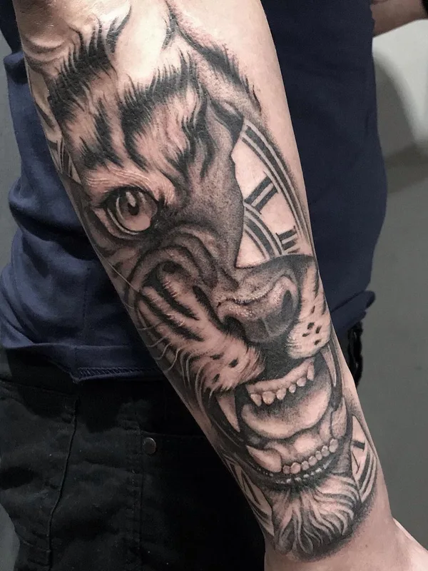 male black and grey realism tatuaje en forearm #50708 | Tatuador Аля Тугушева
