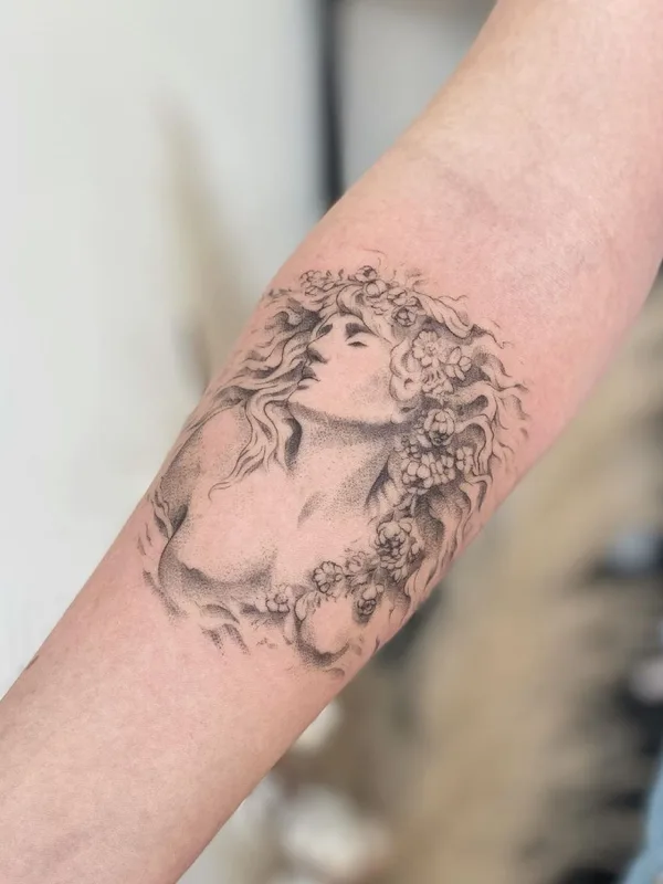 female black and grey fineline Tatuaggio su forearm #50714 | Tatuatore Валерия Литвищенко