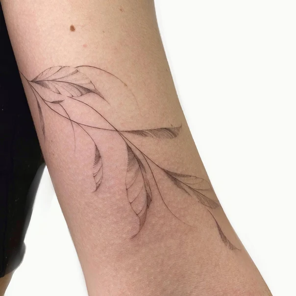 Файнлайн Leaf tattoo на Предплечье