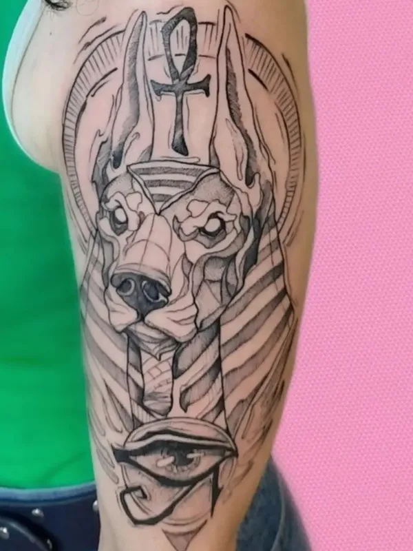 black and grey blackwork tatuaje en upper arm #50738 | Tatuador Владислав Ретунский