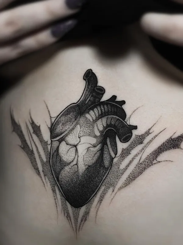 female black and grey blackwork tattoo auf sternum #50776 | Tätowierer Александра Летягина