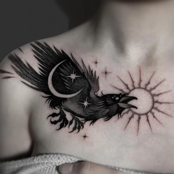 Блэкворк Raven, Moon tattoo на Грудь