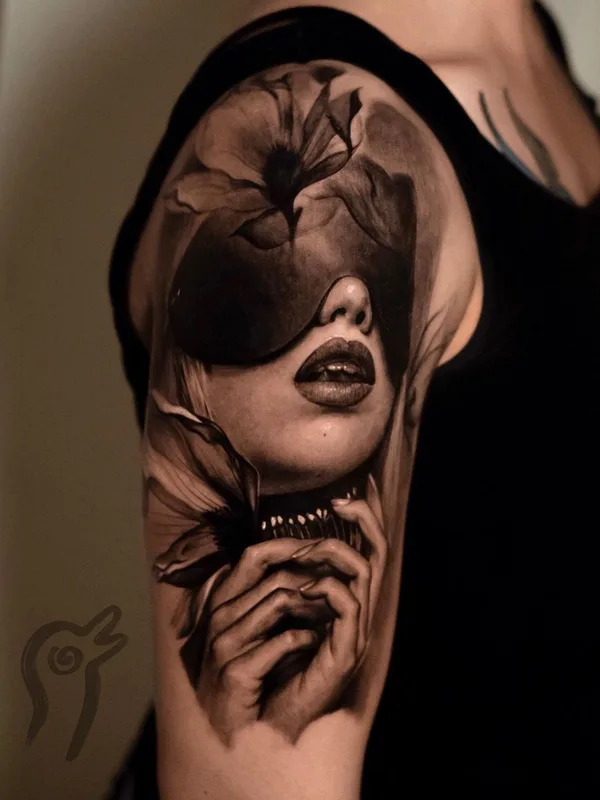 female black and grey realism tatuaje en upper arm #50784 | Tatuador Виталий Гусев