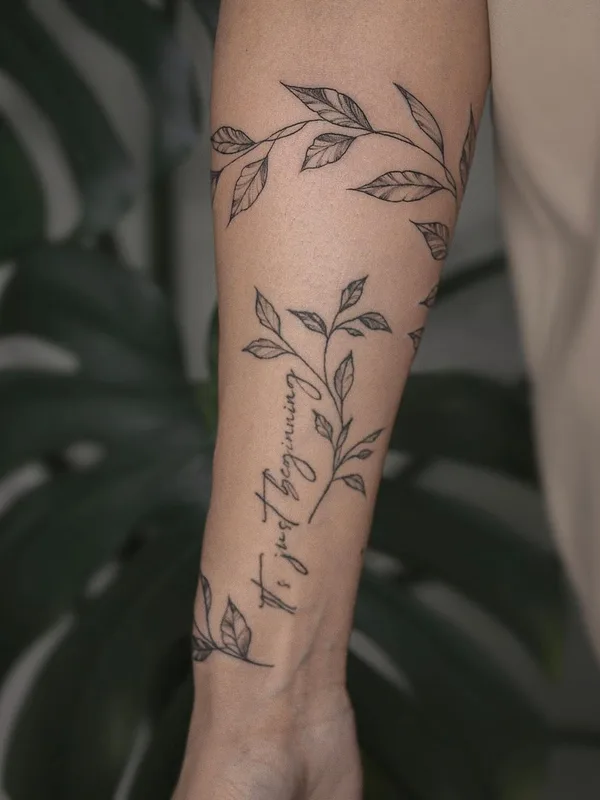 black fineline tatuaje en forearm #50816 | Tatuador Татьяна Симкинс