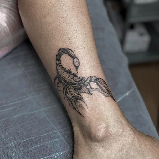 Блэкворк Scorpion tattoo на Лодыжка