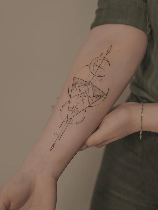 female black linework 타투 부위 forearm #50966 | 타투이스트 Лена Осень