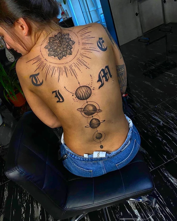 Лайнворк Mandala, Planets tattoo на Верхняя часть спины