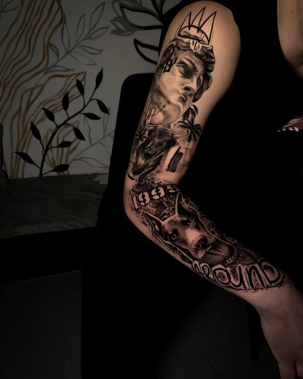 Чёрно-серая Statue, Bull tattoo на Полный рукав