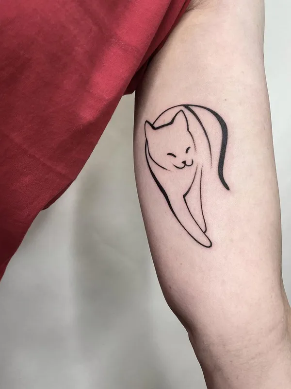 black linework Tatuaggio su forearm #51252 | Tatuatore Екатерина Годунова