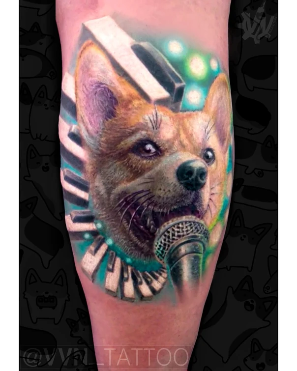 Реализм Dog, Microphone tattoo на Thigh