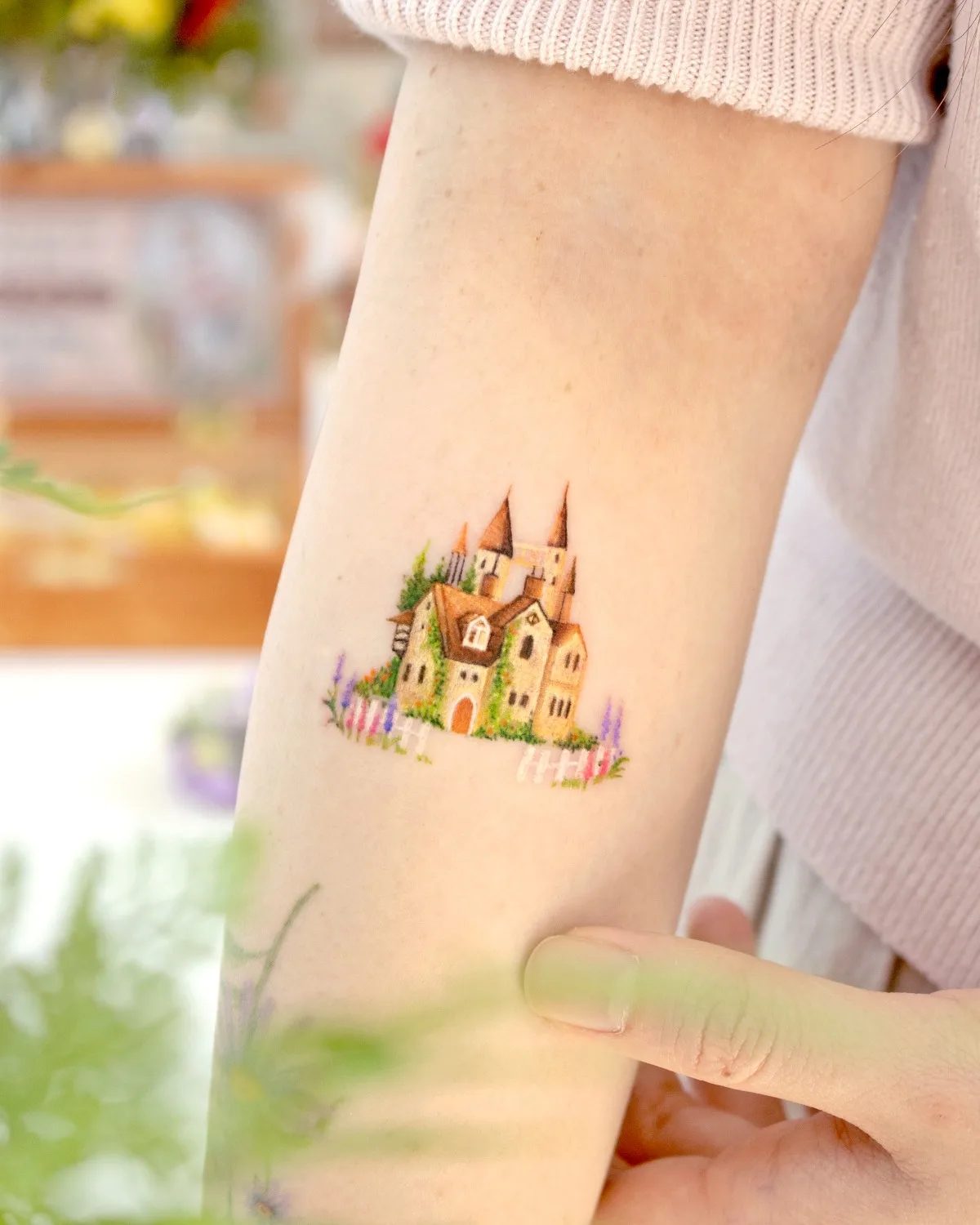 Tatuaggio carino di villetta da Ovenlee
