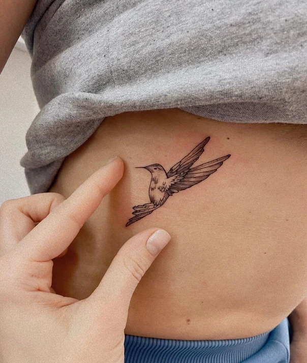 Файнлайн Hummingbird tattoo на Бок