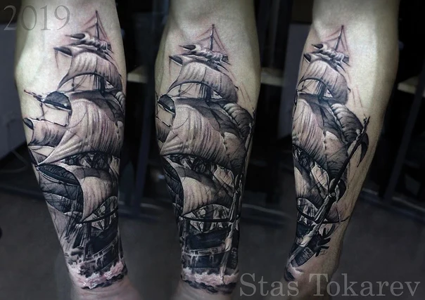 Чёрно-серая Ship tattoo на Предплечье