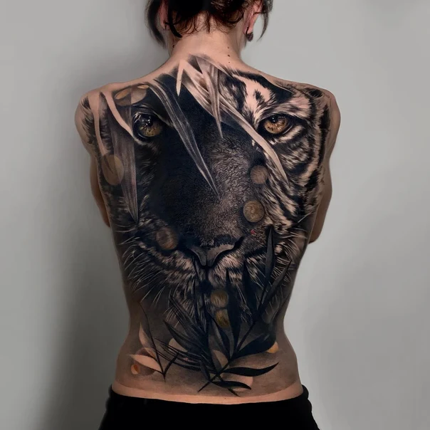 Реализм Tiger, Leaves tattoo на Спина (полная)