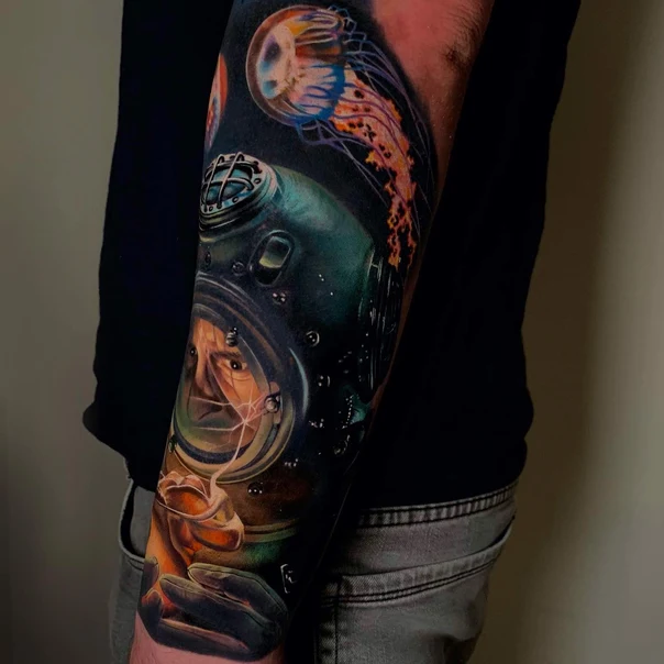 Реализм Diver, Jellyfish tattoo на Полный рукав
