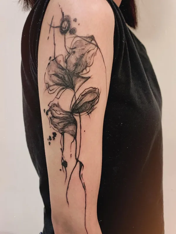 female black and grey sketch Tatuaggio su upper arm #51490 | Tatuatore Ольга Прима