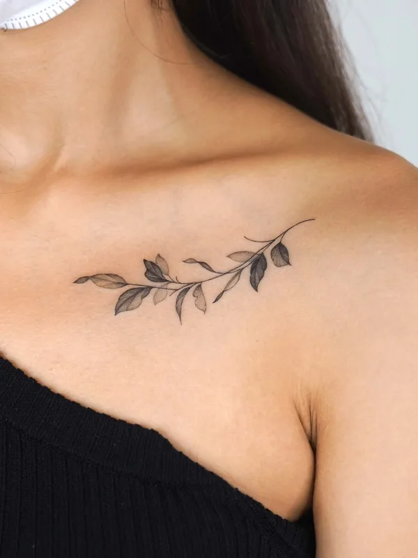 female black botanic 纹身 在 collarbone #51602 | 纹身师 Zee