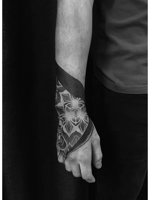 black and grey blackwork татуировка на forearm #51635 | Тату мастер Ksenia @nayantara.tattoo