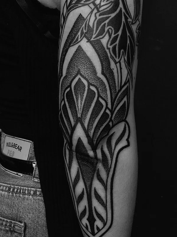 black and grey blackwork татуировка на forearm #51639 | Тату мастер Ksenia @nayantara.tattoo