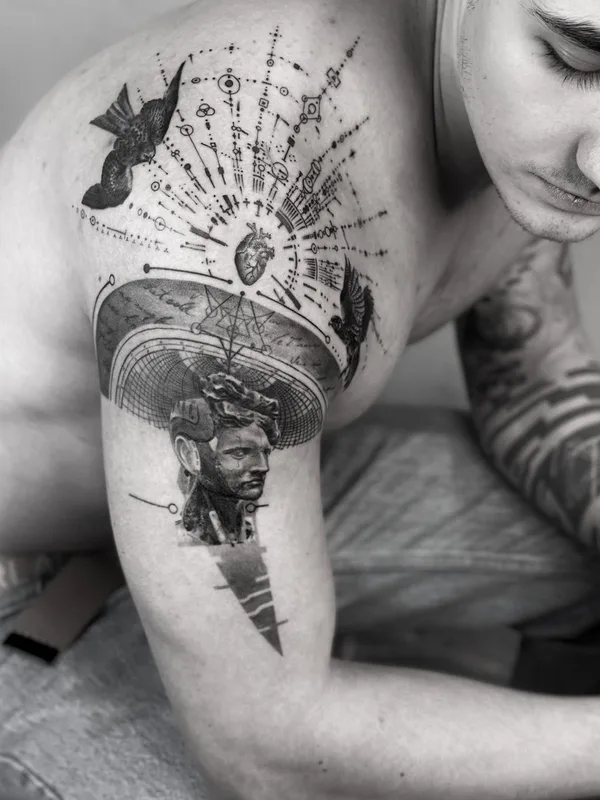 male black and grey blackwork татуировка на shoulder #51669 | Тату мастер Максим Лемо