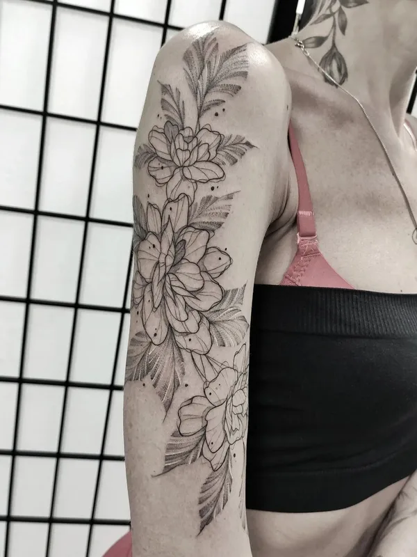 female black and grey linework татуировка на upper arm #51769 | Тату мастер Илья Сергеев