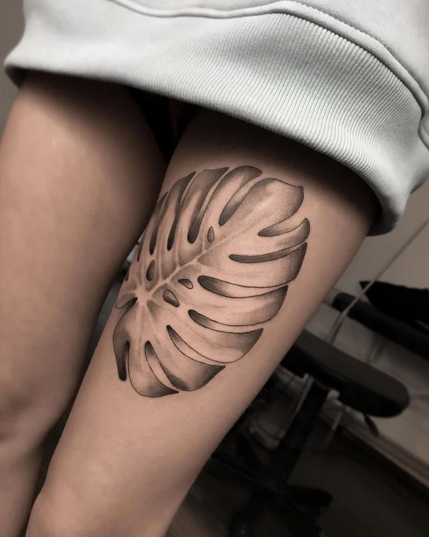 Ботаническая Leaf tattoo на Thigh