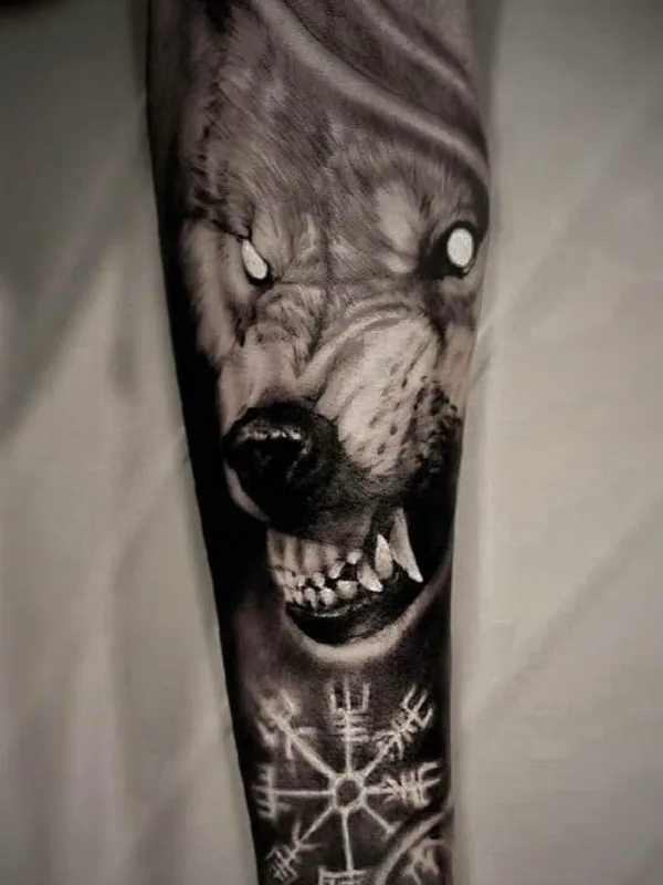 black and grey realism tatuaje en forearm #51967 | Tatuador Daniil Pihla