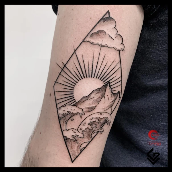 Лайнворк Mountain, Sun tattoo на Предплечье