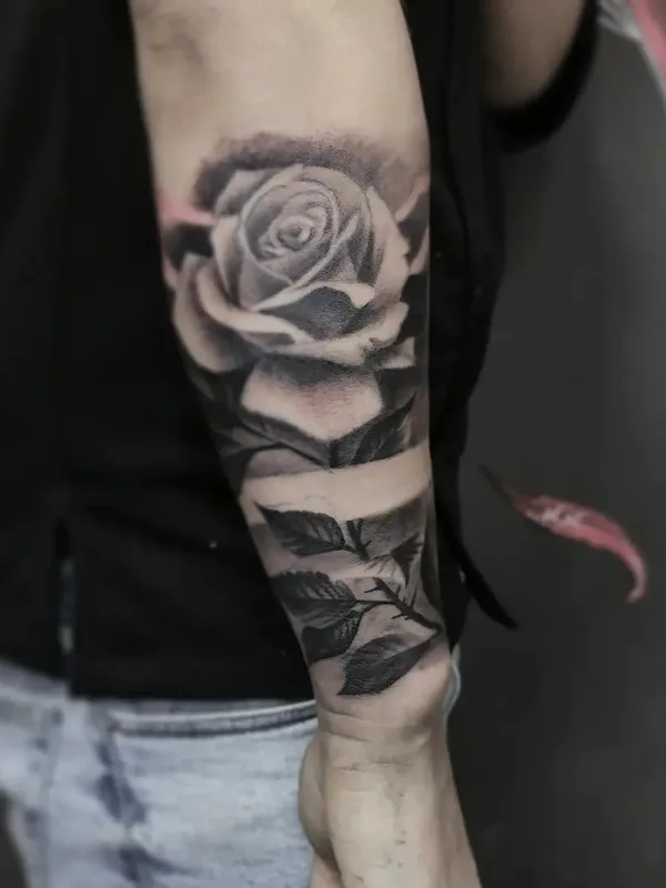 black and grey realism Tatuagem em forearm #52040 | Tatuador Александр Сет