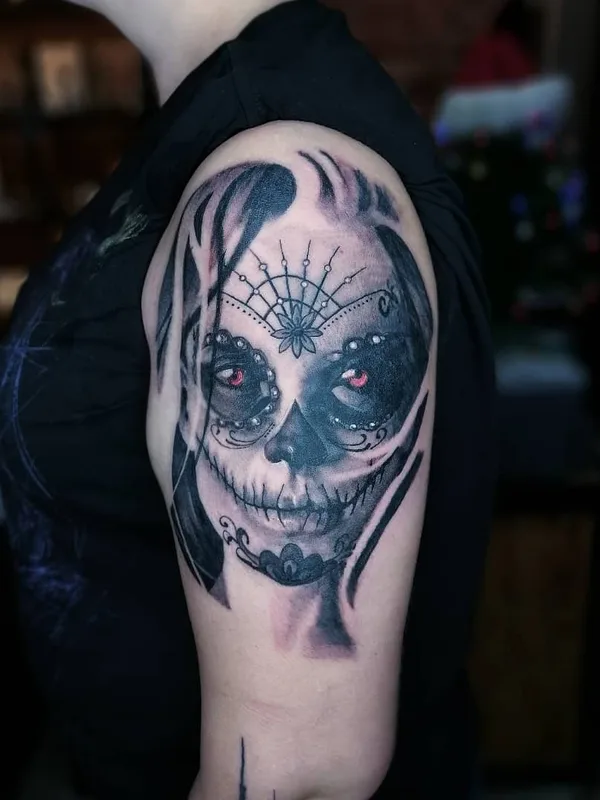 female black and grey black and grey Tatuagem em shoulder #52034 | Tatuador Александр Сет