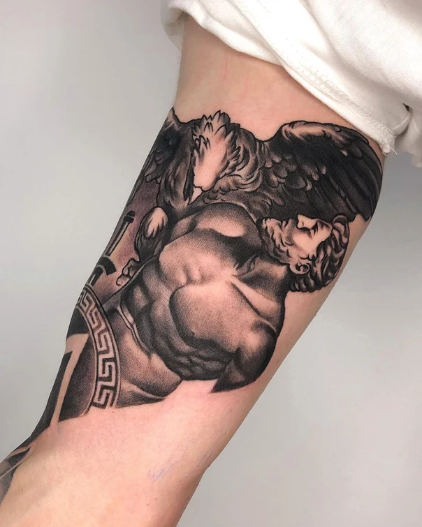 Чёрно-серая Eagle, Figure tattoo на Предплечье