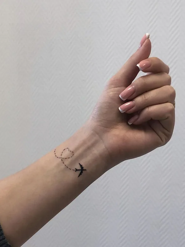 female black fineline татуировка на wrist #52268 | Тату мастер Диана Вейцман