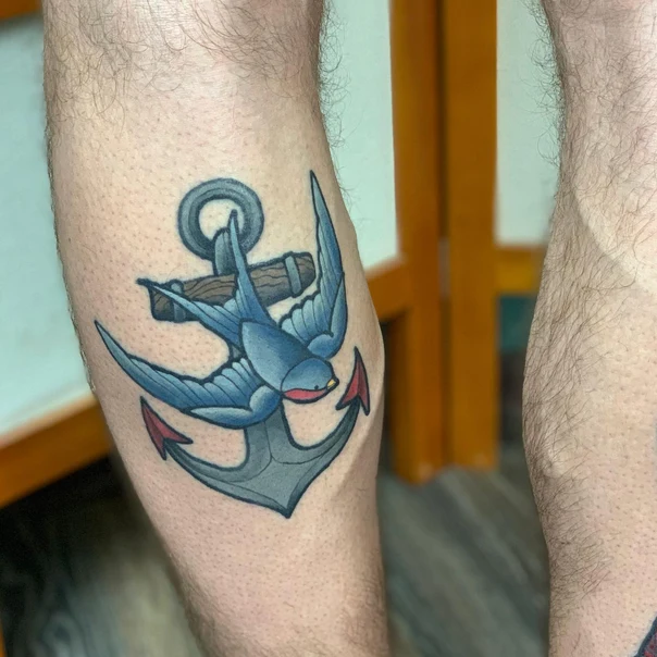 Традиционная Anchor, Bird tattoo на Икра