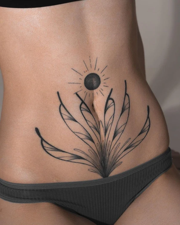 Лайнворк Sun, Floral tattoo на Живот