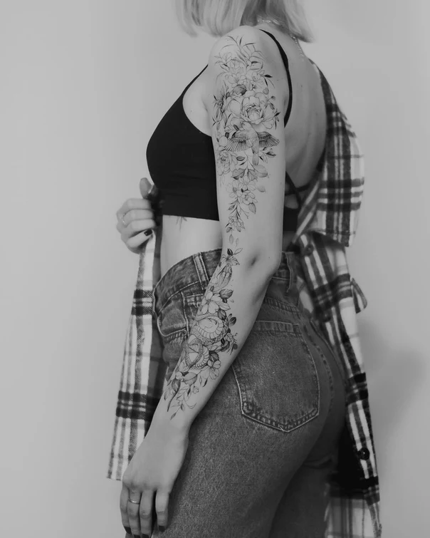 Файнлайн Flowers, Leaves tattoo на Полный рукав