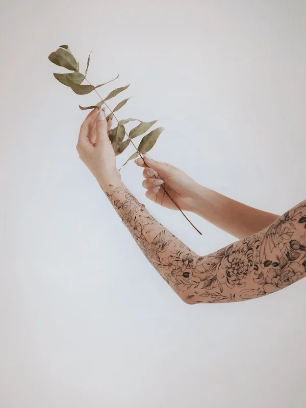 female black botanic 纹身 在 full sleeve #52648 | 纹身师 Юлия Равинских