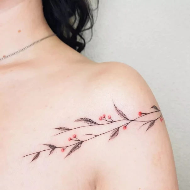 Файнлайн Leaves, Berries tattoo на Collarbone