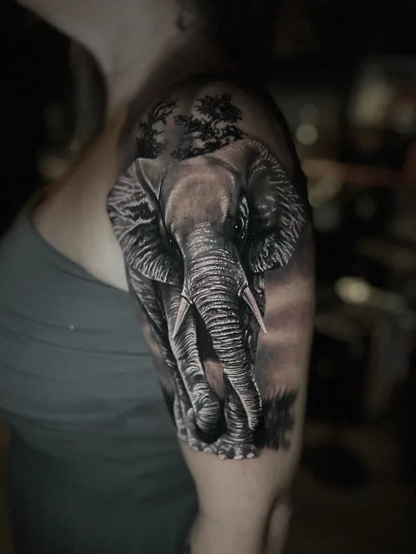 black and grey realism 纹身 在 shoulder #63921 | 纹身师 Marcel Oliveira