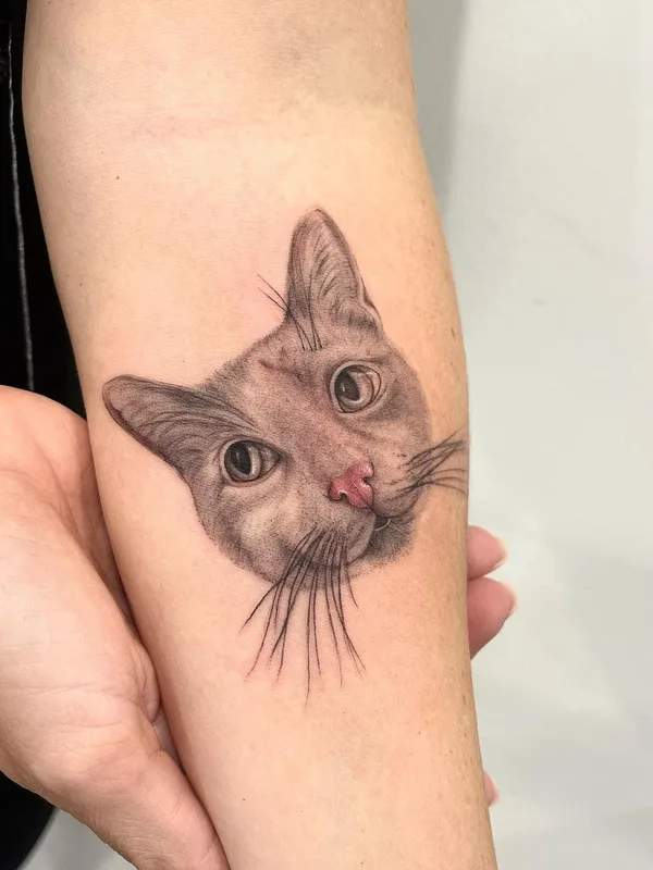 black and grey realism Tatuaggio su forearm #63974 | Tatuatore Suroshinn