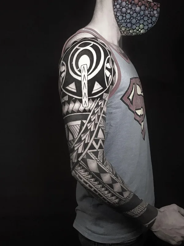 male black tribal tatouage sur full sleeve #63979 | Artiste tatoueur @javieracero