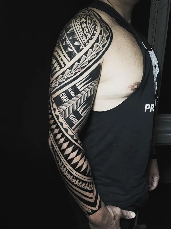 male black tribal tatouage sur full sleeve #63988 | Artiste tatoueur @javieracero