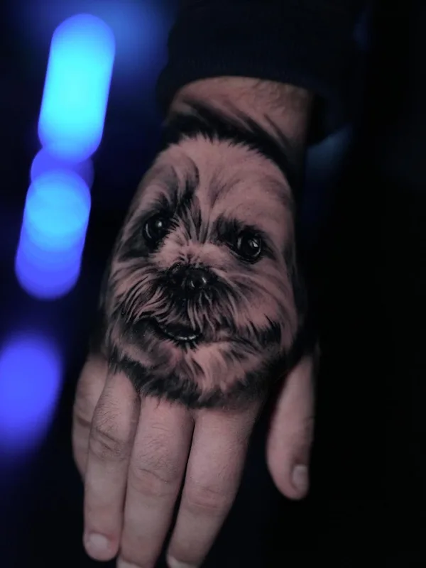 black and grey realism 纹身 在 back of hand #64061 | 纹身师 StevenPM