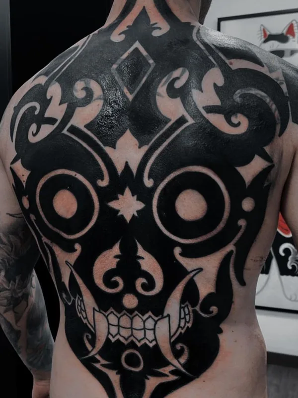 male black blackwork Tatuagem em full back #64495 | Tatuador Nazareno Tubaro