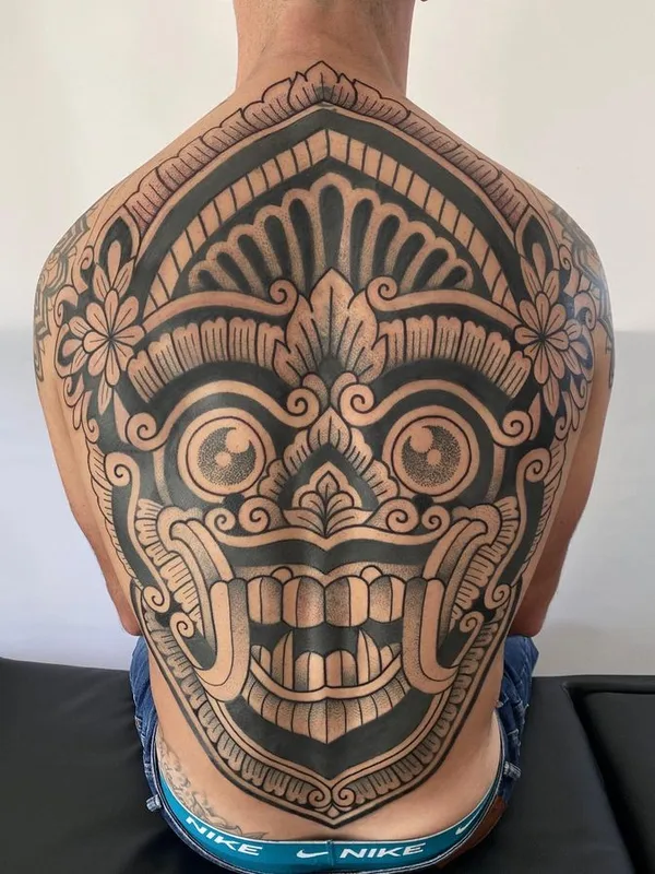 male black ornamental tattoo auf full back #64514 | Tätowierer Andrea Scollo