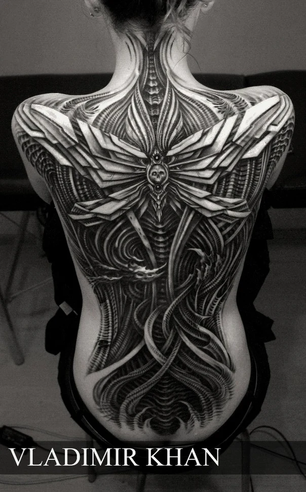 Биомеханика Abstract, Skull tattoo на Спина (полная)
