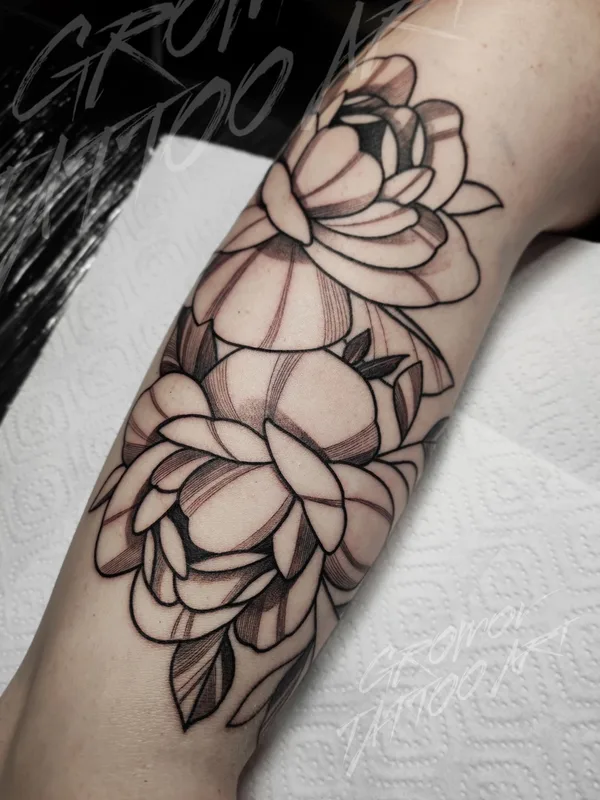 black and grey linework татуировка на forearm #64904 | Тату мастер Михаил Громов