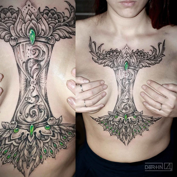 Орнаментальная Hourglass, Floral tattoo на Грудь