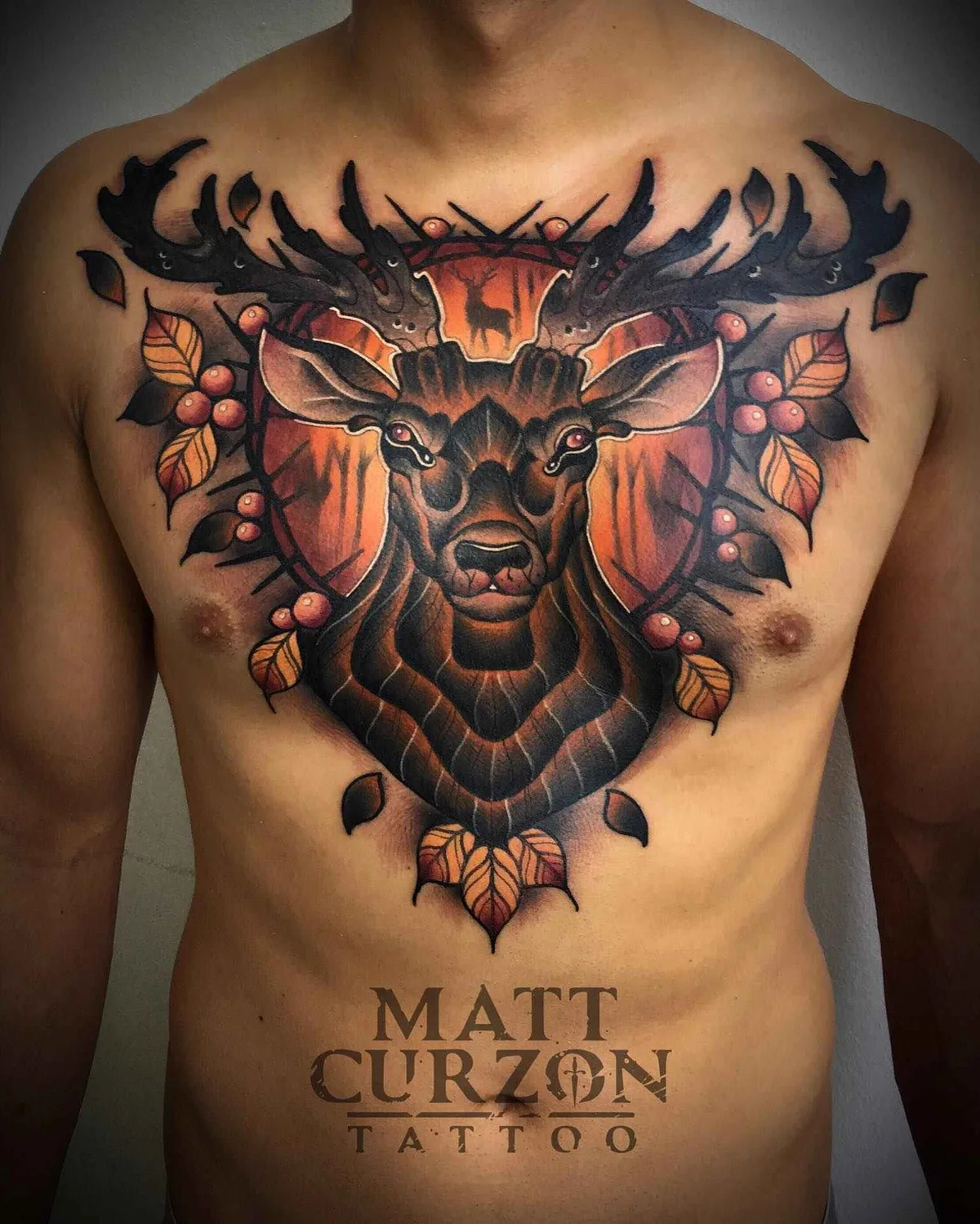 Tatuador Matt Curzon nova escola neo tradicional tatuagem