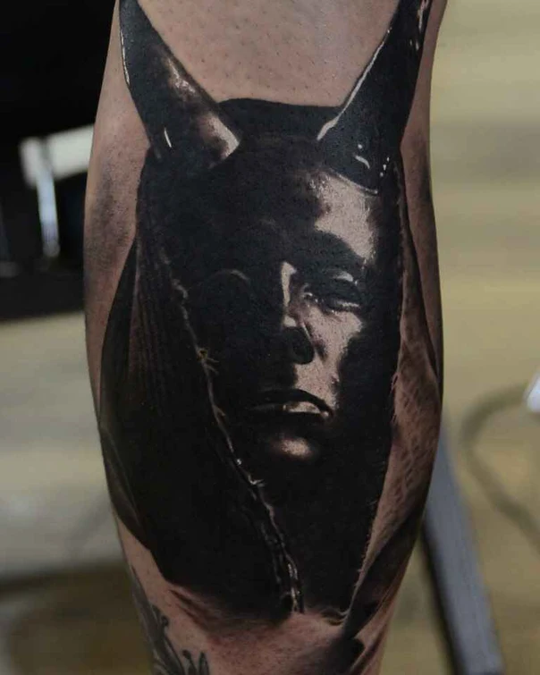 Блэкворк Portrait tattoo на Икра