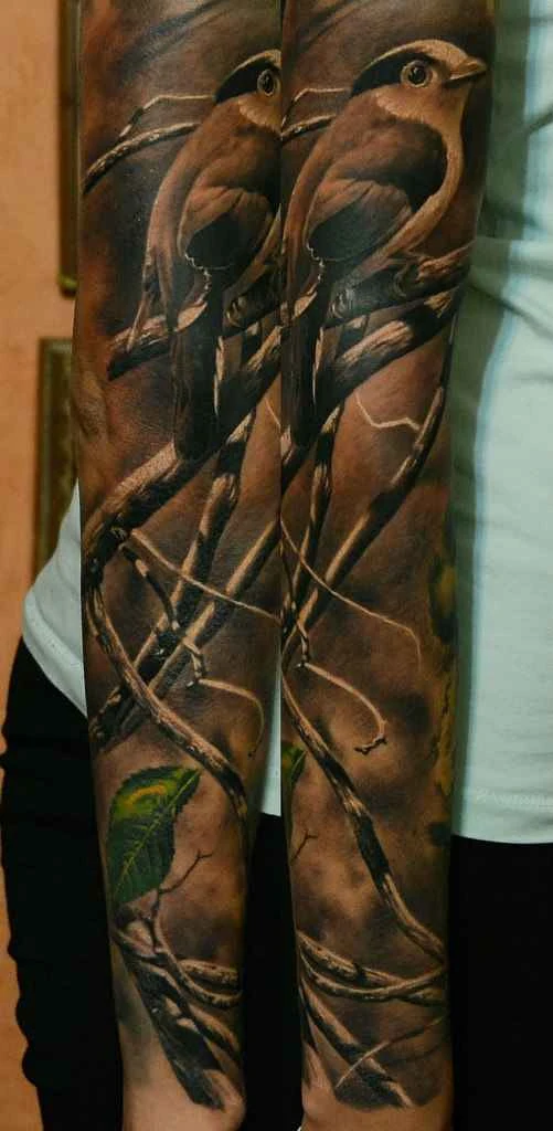 Реализм Bird, Branches tattoo на Полный рукав